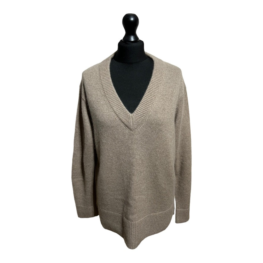 No.Eleven MN57B Cashmere V-Neck Jumper - Recurring.Life